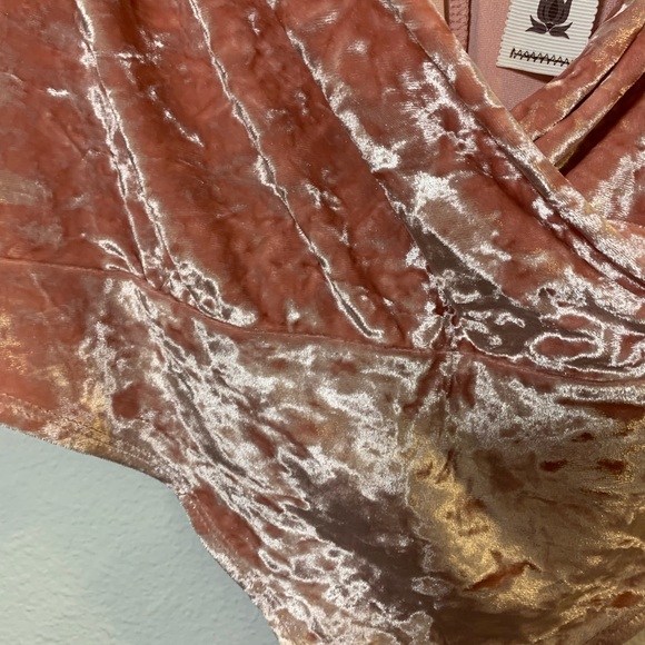 Velvet pink body suit. - Picture 2 of 3